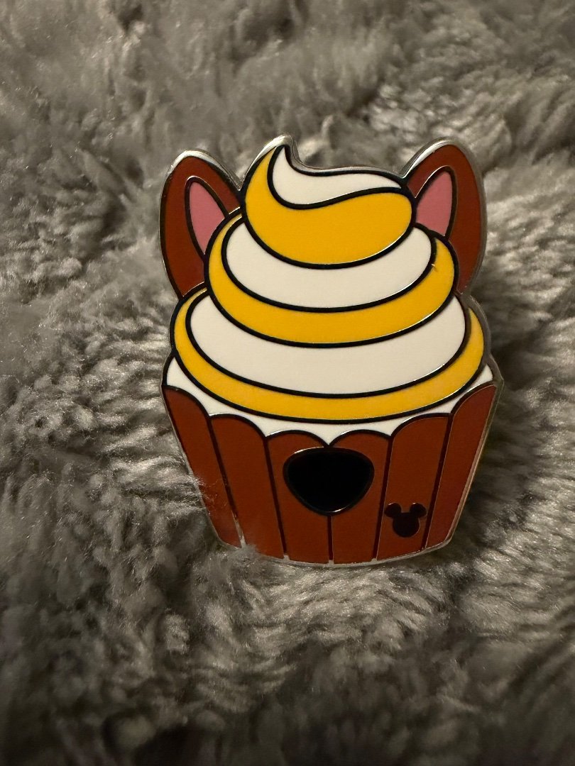 2026 Disney WDW Hidden Mickey Chip "Chip And Dale"  Cupcakes Wave A Trading Pin