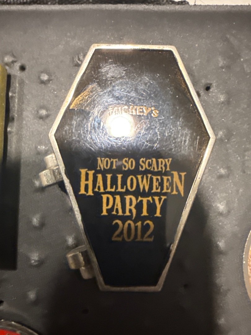 Disney Parks Not So Scary Halloween Party 2012 Mickey Dracula hinged pin LR