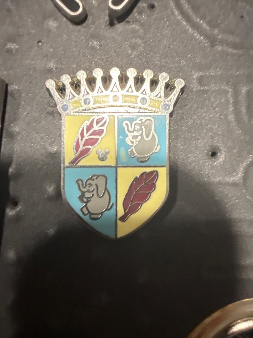 Hidden Mickey Series Fantasyland Icons Collection Dumbo Crest Disney Pin 88763