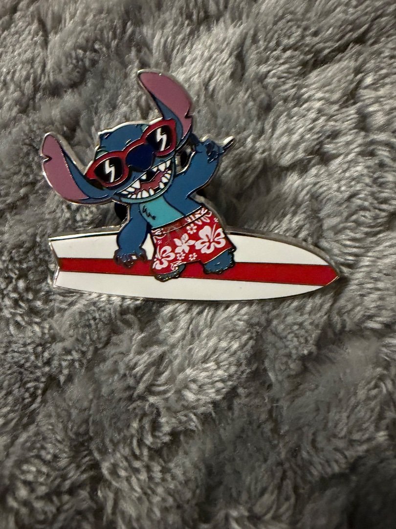WDW Stitch Surfboard Sunglasses Aloha Shorts 2022 Disney Pin E6