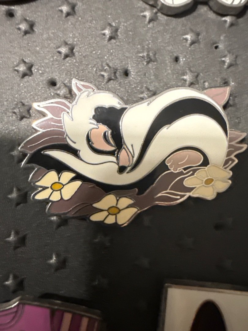 Disney Pin Trading Sweet Dreams Mystery Pin Bambi Flower Skunk Sleeping Flowers
