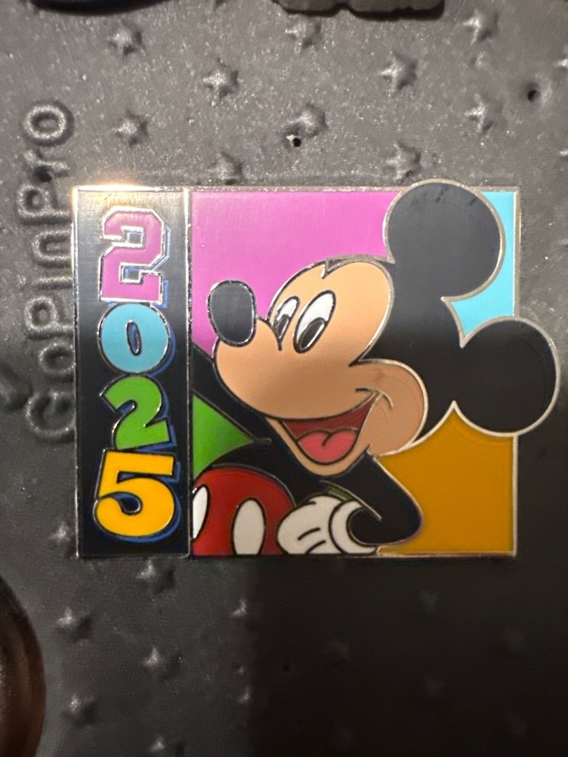 Disney Trading Pin 170465 Mickey Mouse - Mickey and Friends Dated 2025 (24)